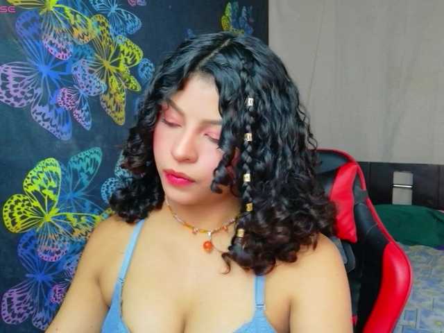 Luluupeach69 live cam on BongaCams