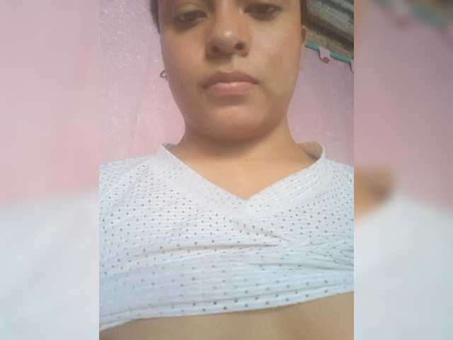 Luluupeach69 live cam on BongaCams