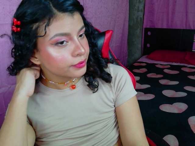 Luluupeach69 live cam on BongaCams