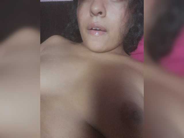 Luluupeach69 live cam on BongaCams