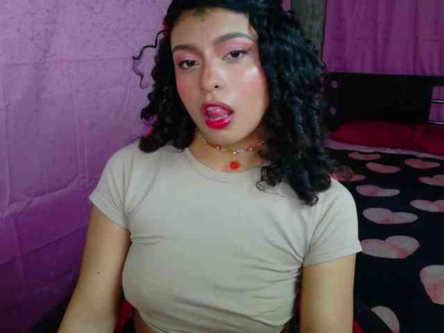 CloeAmore webcam