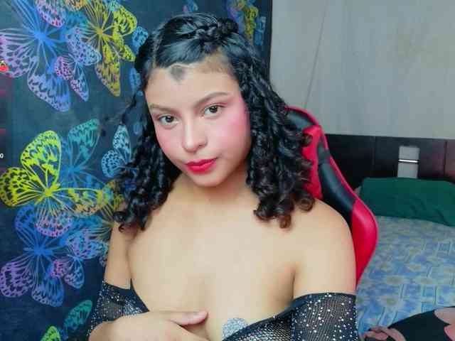 Cloe_Amore webcam