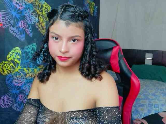 Cloe_Amore webcam