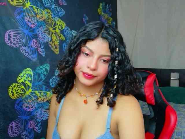 Cloe_Amore webcam