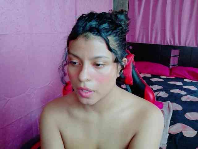 CloeAmore webcam