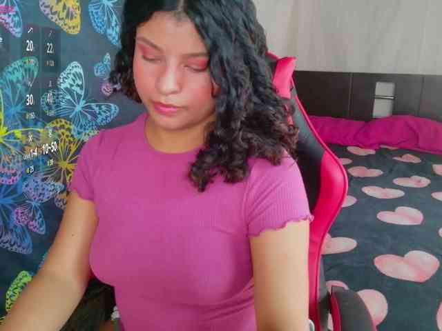 CloeAmore webcam