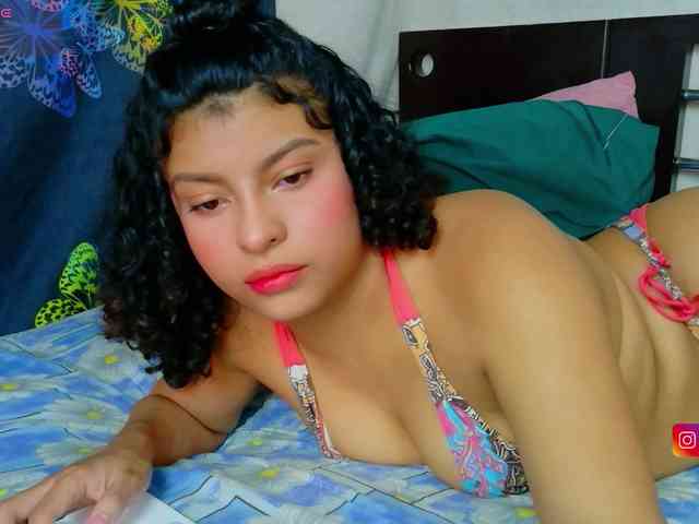 CloeAmore webcam