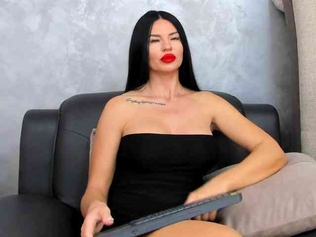 LoraBennett webcam