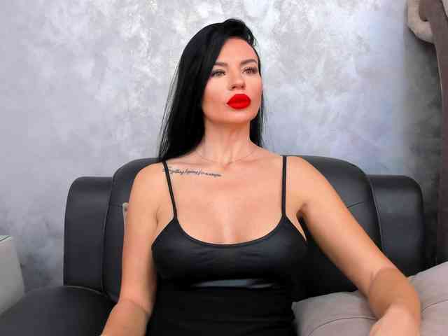 LoraBennett webcam