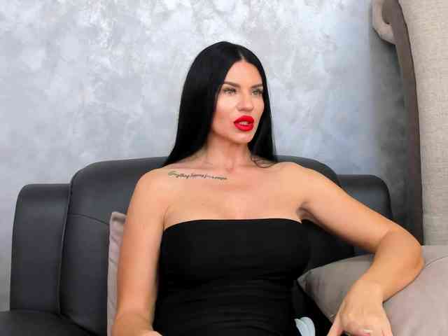 LoraBennett webcam