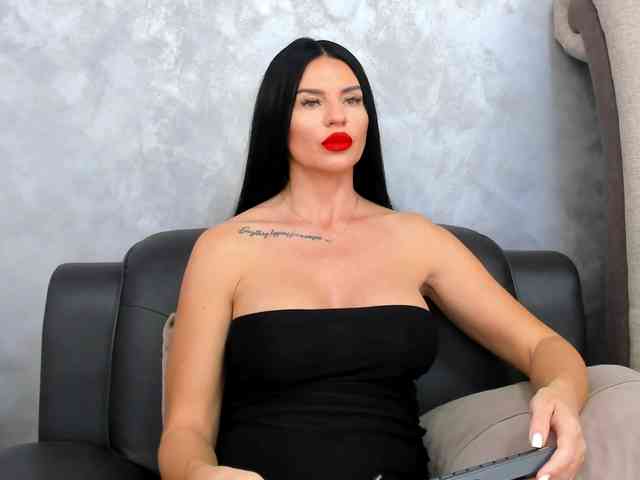 LoraBennett