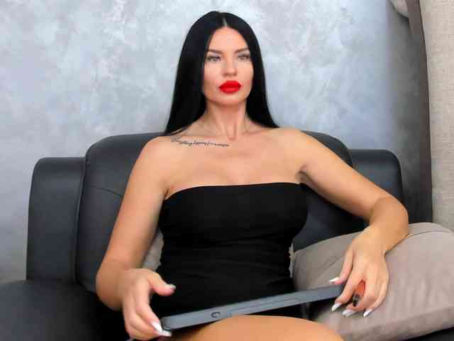 LoraBennett