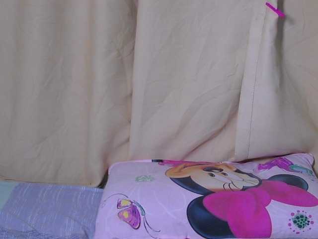 Queendotty live cam on BongaCams