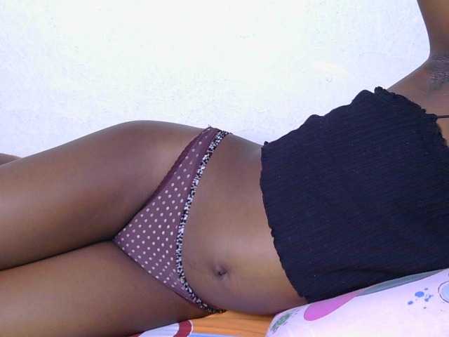 Queendotty live cam on BongaCams