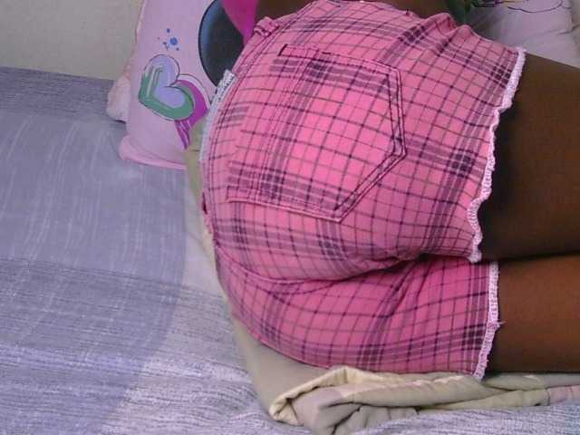 Queendotty live cam on BongaCams