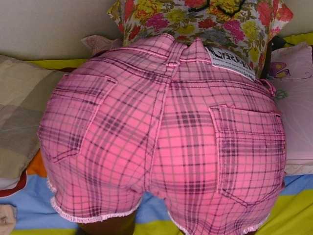 Queendotty live cam on BongaCams