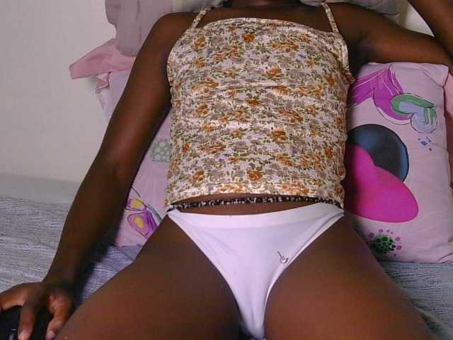 Queendotty live cam on BongaCams