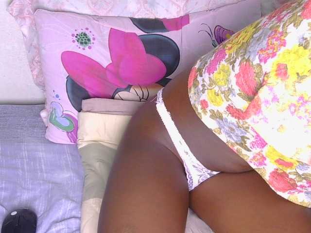 Queendotty in webcam