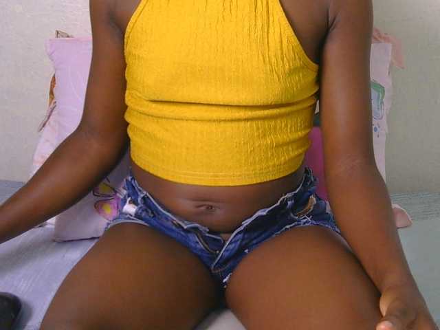 Queendotty live cam on BongaCams