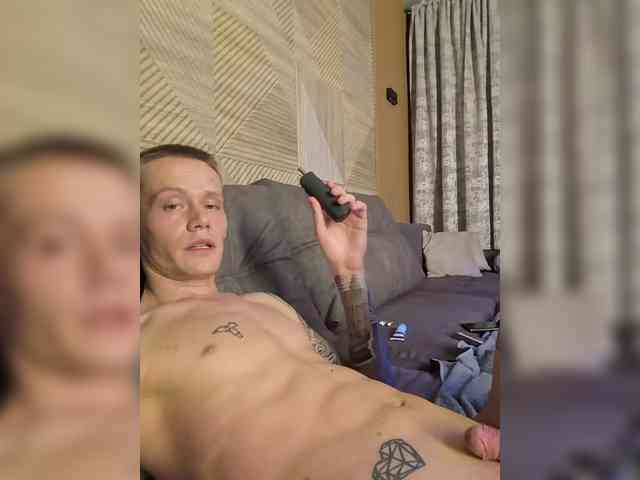 MovieLove Live Webcam on BongaCams