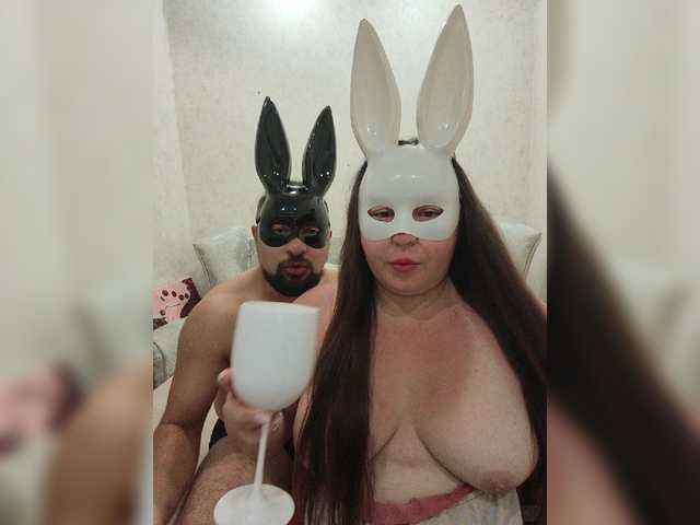 SweetTwixCouplea live cam on BongaCams