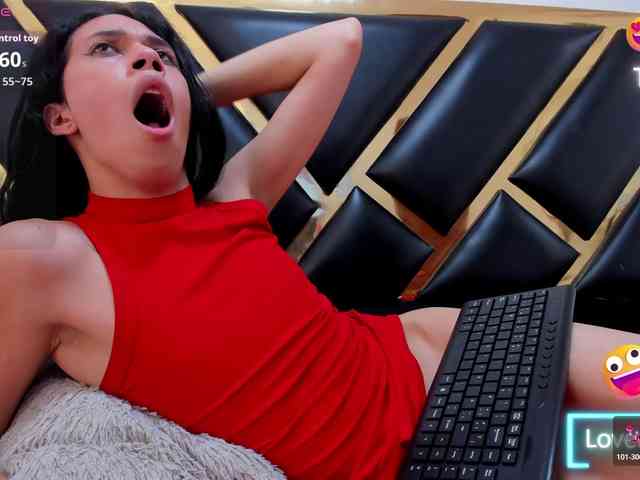 Isadorahot69 Live Webcam on BongaCams