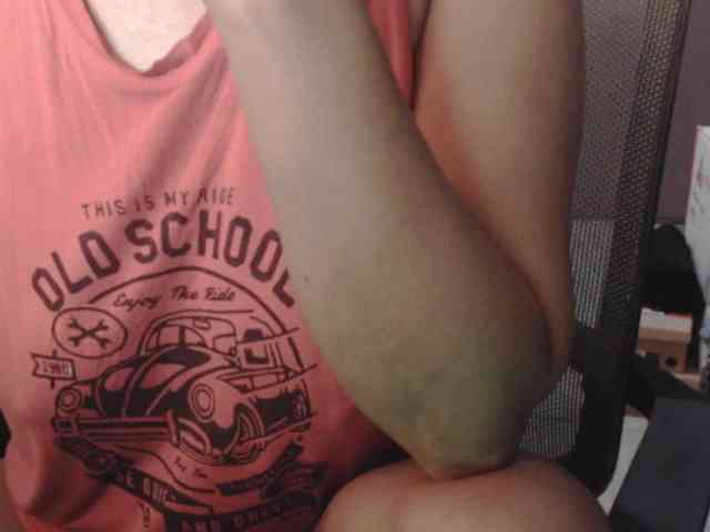 LuanYoursexitary webcam