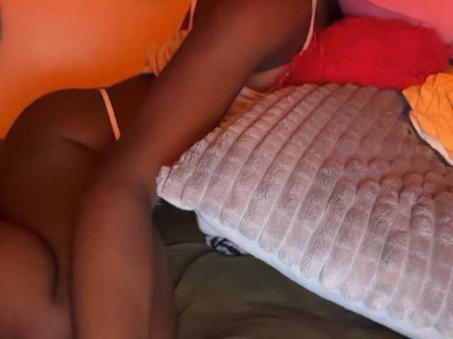 creamy111 live cam on BongaCams