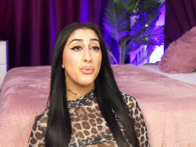 MadamDiamond webcam