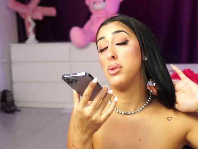 MadamDiamond webcam