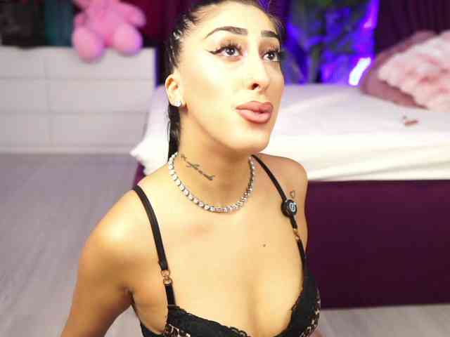 MadamDiamond webcam