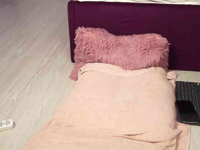 MadamDiamond webcam