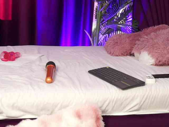 MadamDiamond webcam