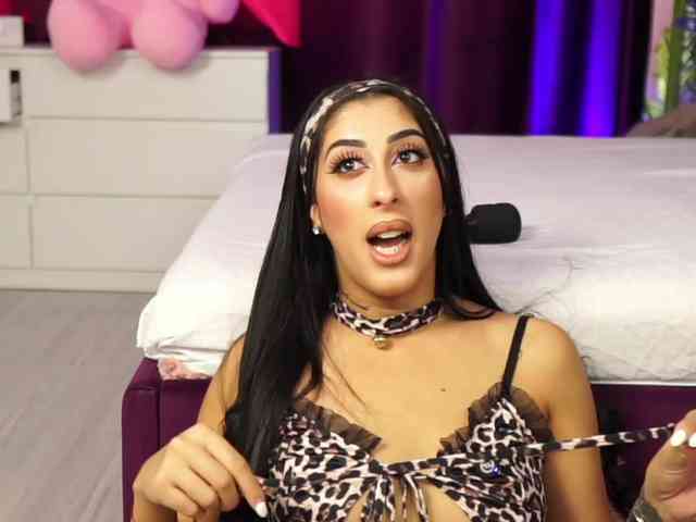 MadamDiamond webcam