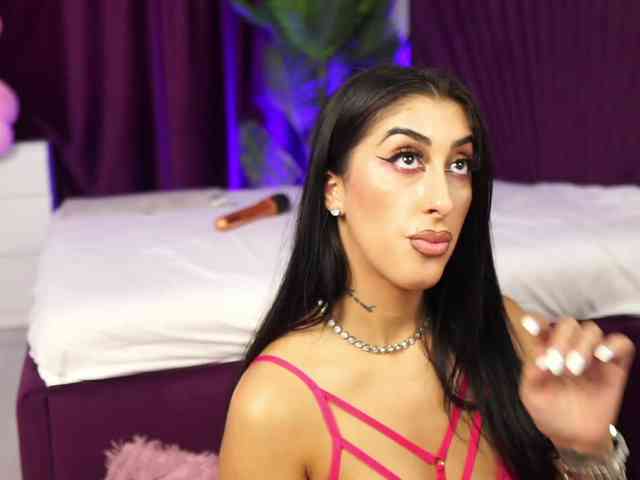 MadamDiamond webcam