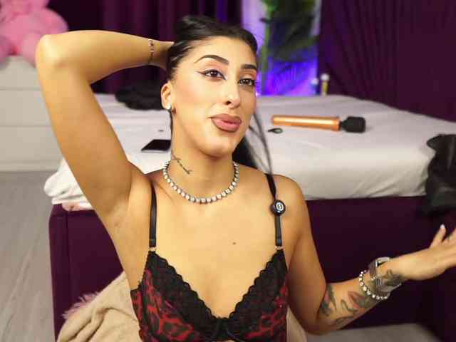 MadamDiamond webcam