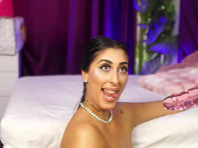 MadamDiamond webcam