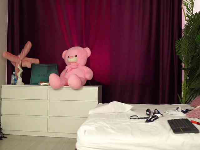 MadamDiamond webcam
