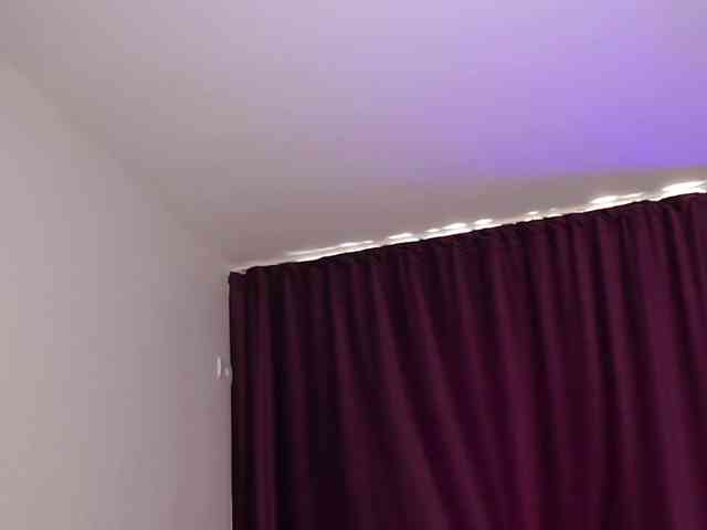 MadamDiamond webcam