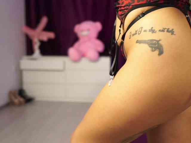 MadamDiamond webcam