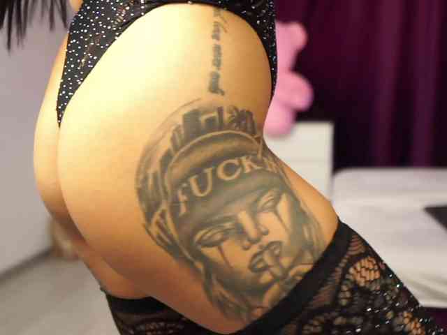 MadamDiamond webcam