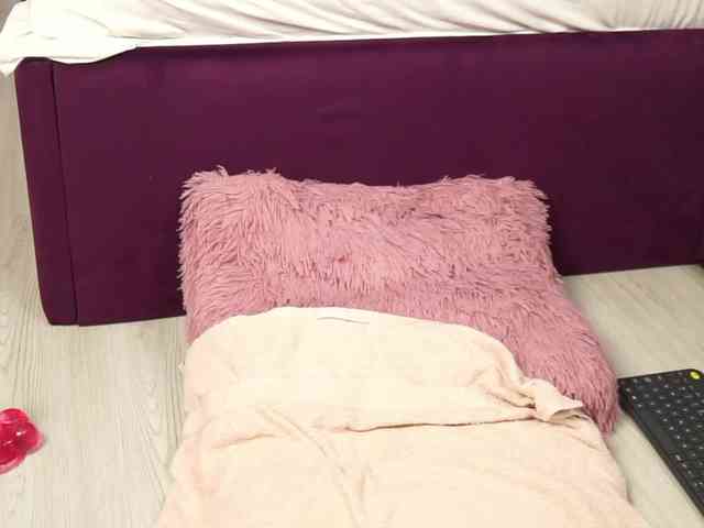 MadamDiamond webcam