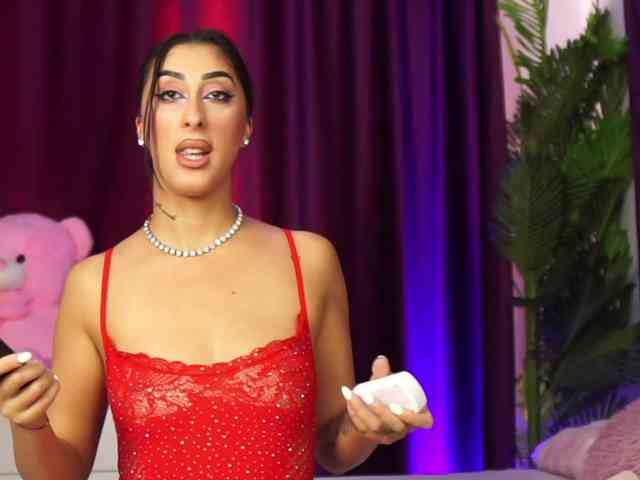 MadamDiamond webcam