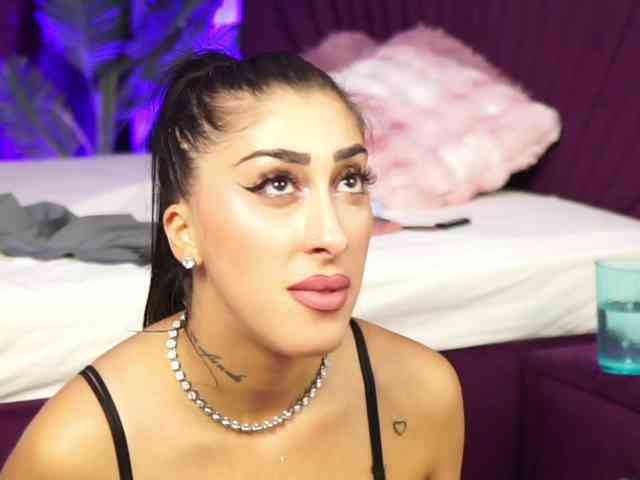 MadamDiamond webcam