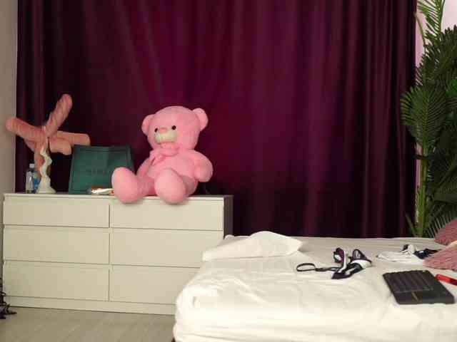 MadamDiamond webcam