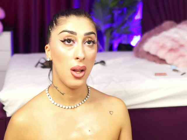 MadamDiamond webcam