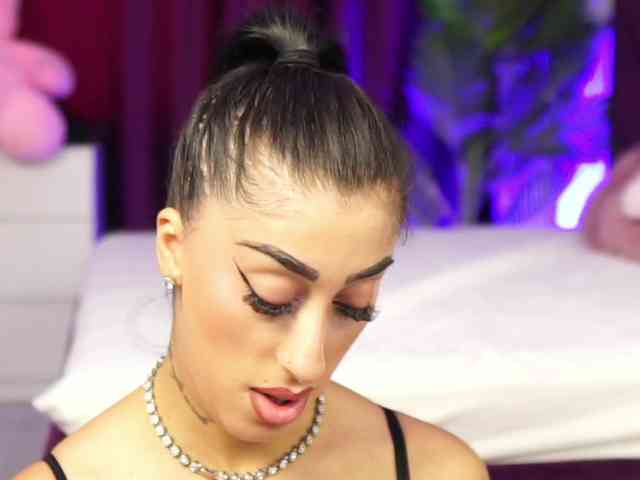 MadamDiamond webcam