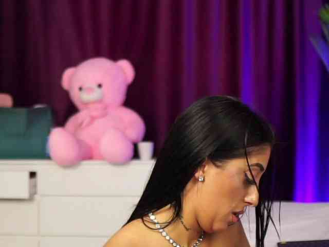 MadamDiamond webcam