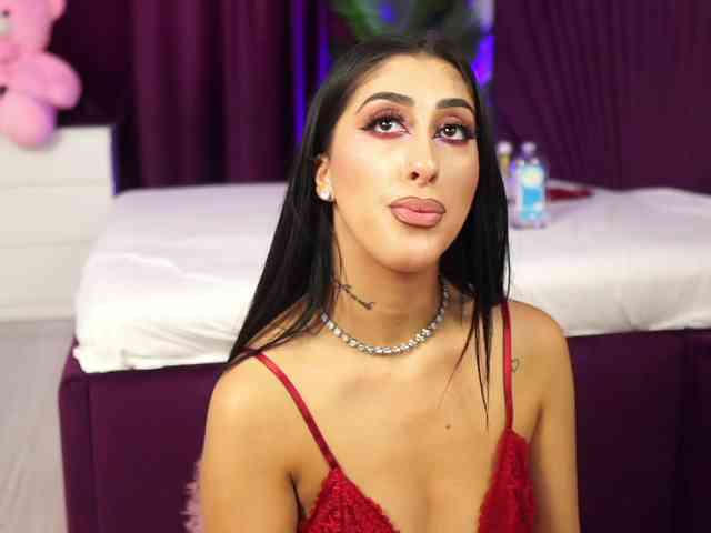 MadamDiamond webcam