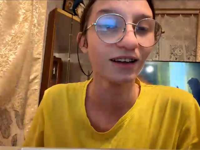 Evacrazys, en directo ahora en BongaCams